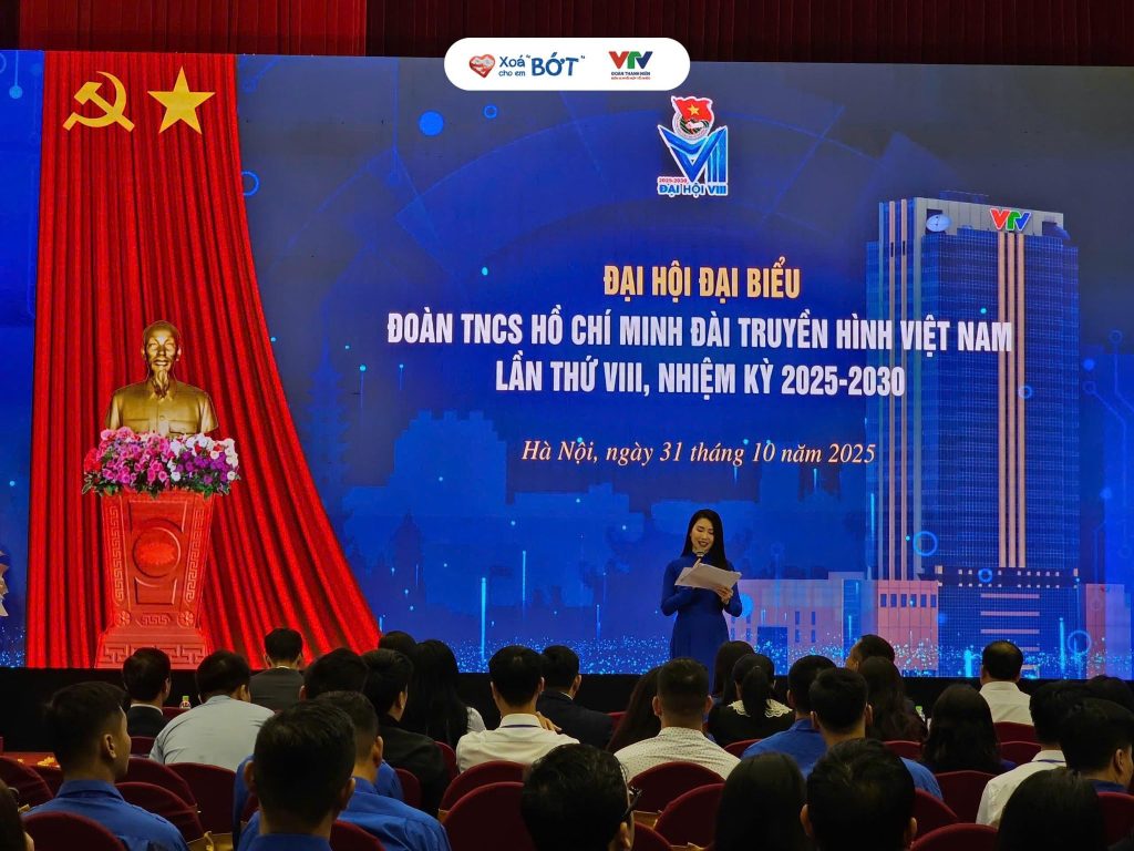 Giám đốc Dự án XBCE chúc mừng Đại hội Đoàn TNCS Đài Truyền hình Việt Nam